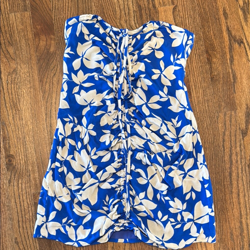 Blue and White Floral Dress Lulus size small never worn.  Shown in green on.